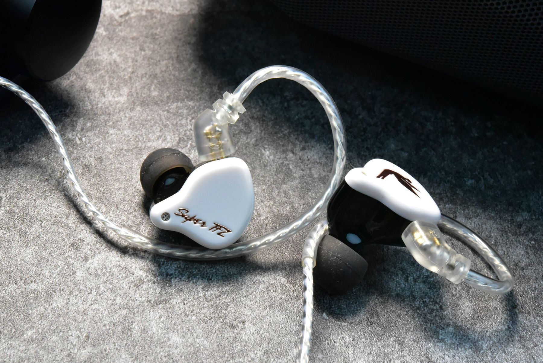 用149元的耳机对比苹果手机配塞，便知国产HiFi耳机的优势所在