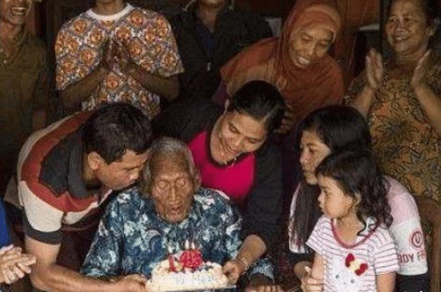 他是谁？活了146岁，送走了几代子孙，最终选择自尽而亡