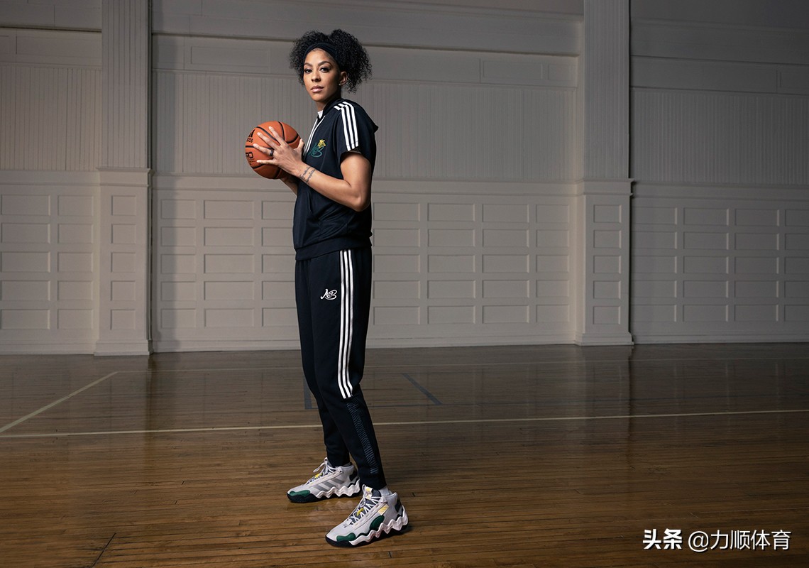 阿迪达斯陈列创意图片冬款,阿迪达斯展柜图片大全