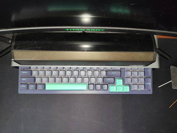 三模机械键盘横评,三百内的三模机械键盘测评