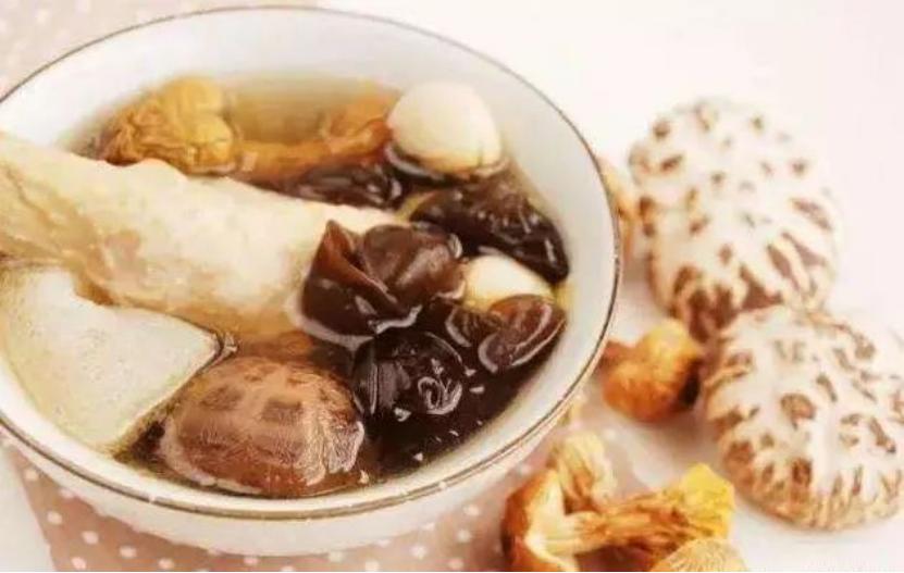 餐桌上的中医之道—假期综合征的饮食攻略