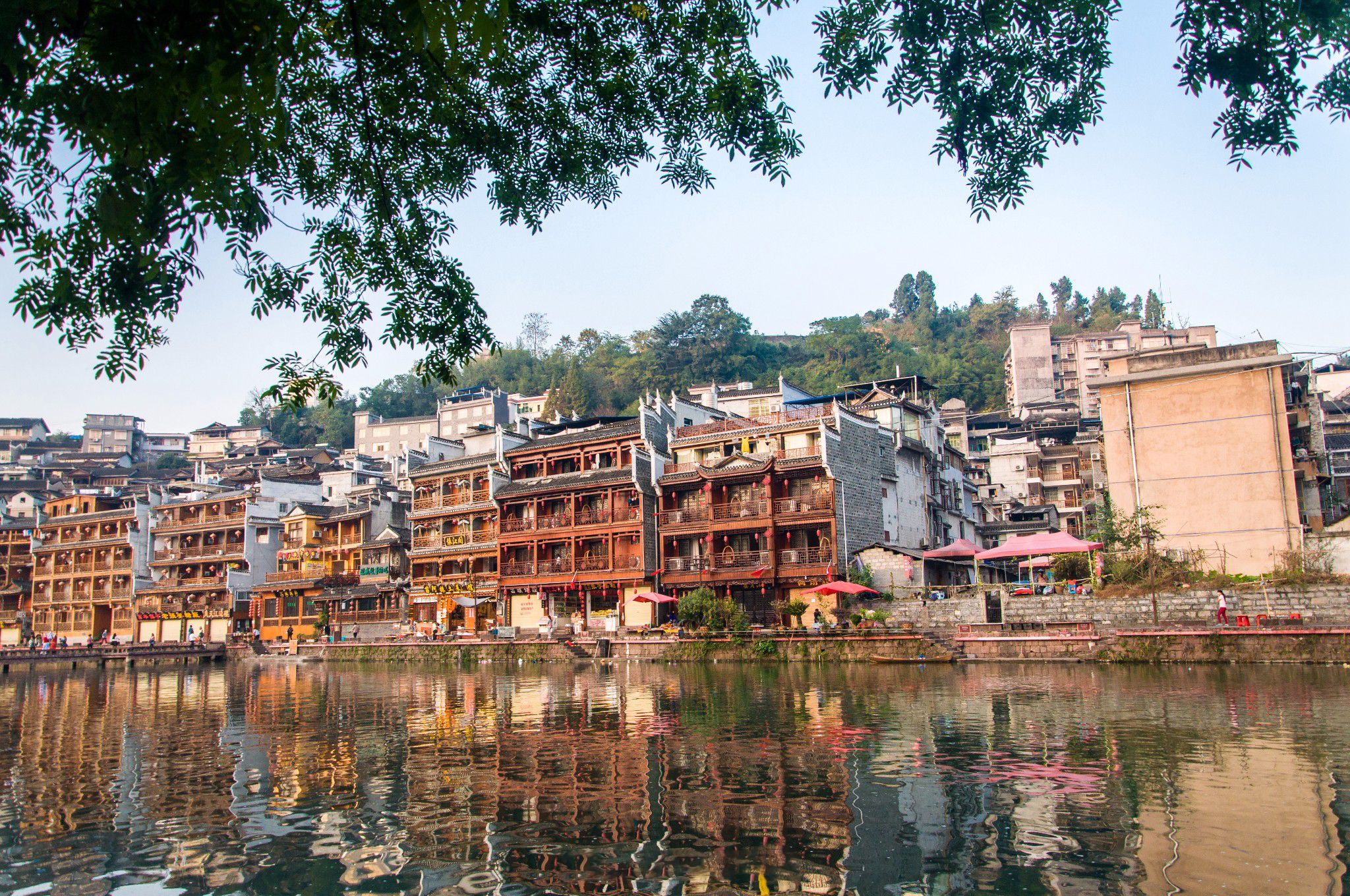 凤凰古城哪些景点需要门票免费,凤凰古城景点历史故事及传说