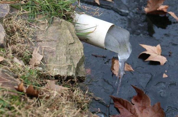 户外地下水管冻住了如何快速解冻,水管被冻住了自然解冻要多少度