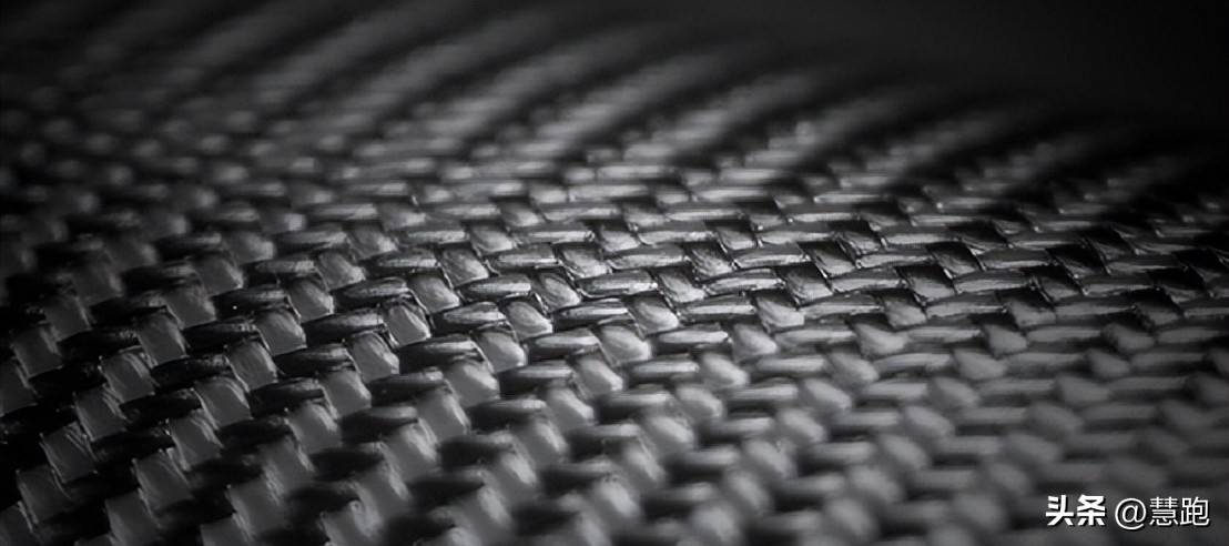 跑鞋科技有用吗,碳板跑鞋和普通跑鞋谁的脚感更好