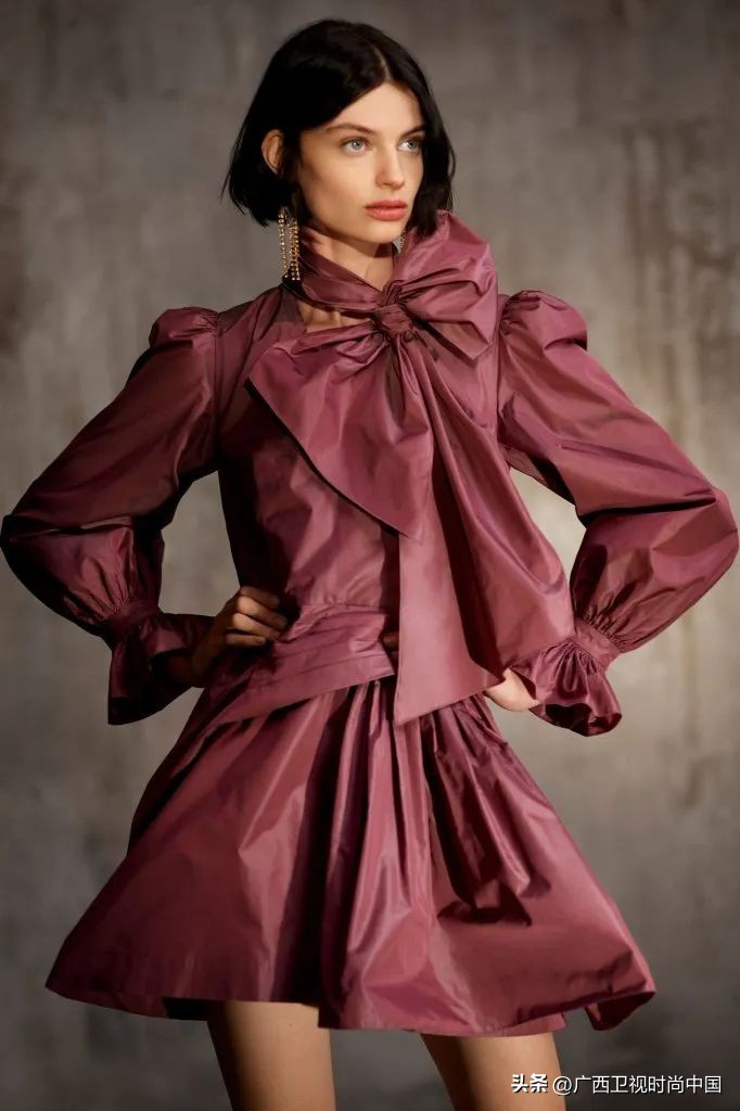 蝴蝶结的最佳搭配,大蝴蝶结怎么搭配好看图片