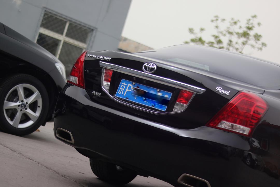 皇冠3.0经典老车翻新复活视频,13代皇冠全车翻新泉州地区