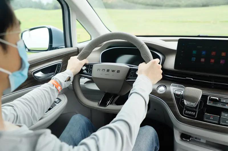 荣威imax8ev安全纯电舒适介绍,荣威imax8纯电版试驾