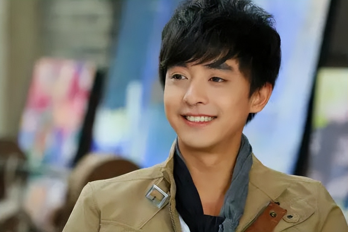 李佳航照片被用在教材上十几年,李佳航照片被用在教材上