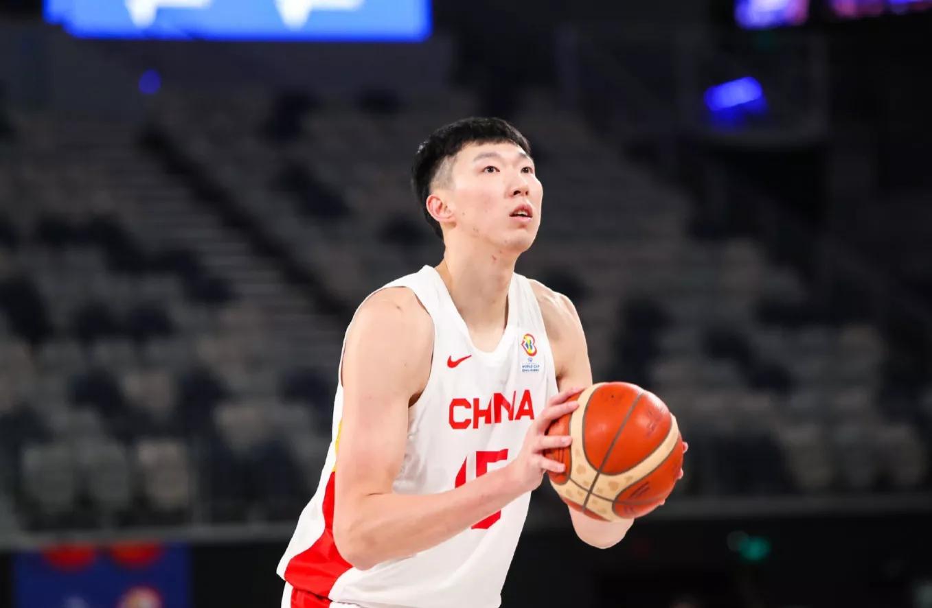 中国男篮最强阵容姚明易建联,男篮周琦易建联十佳球