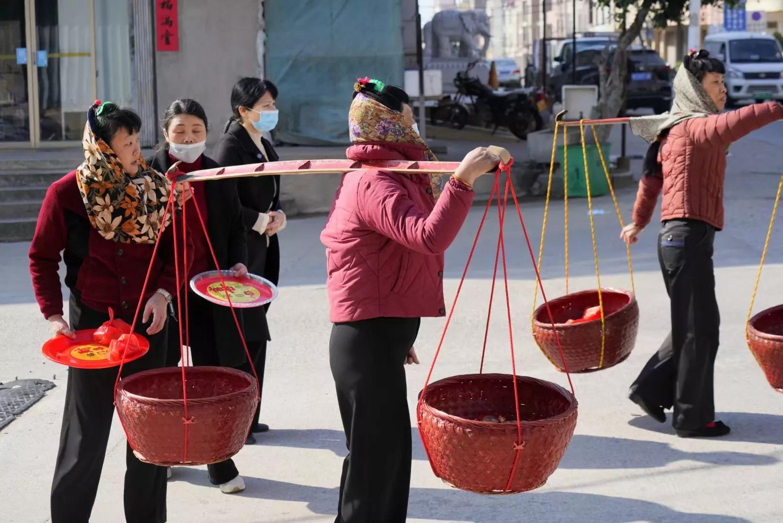 旧时惠安女奇特婚俗,传统的惠安女婚嫁习俗