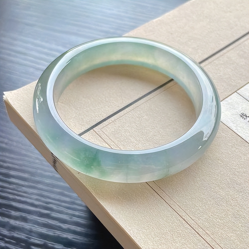 玉手镯要买什么样最好,玉手镯怎么选才是最好