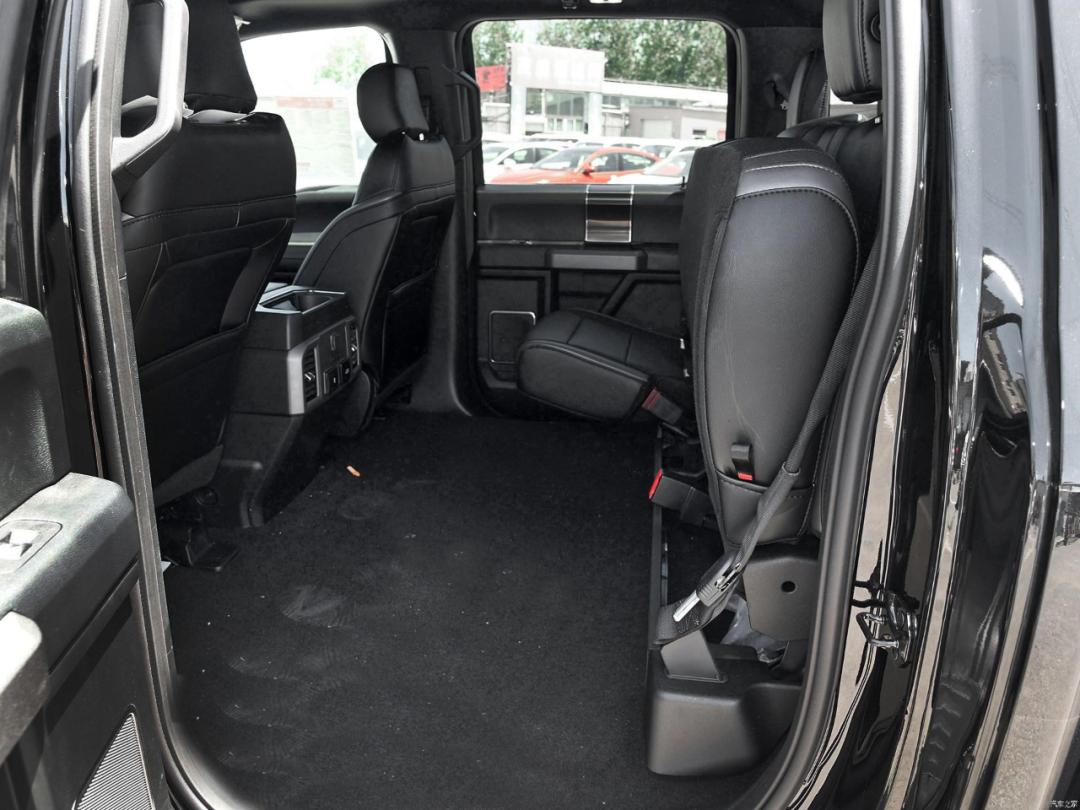 两年前卖55万的车,以前买100万现在只卖二十几万