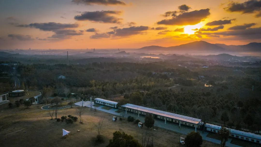 江苏宜兴悬崖酒店,宜兴市悬崖酒店