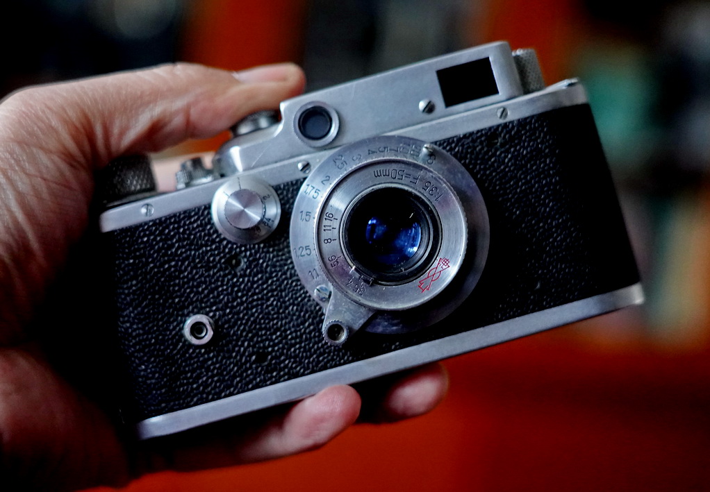 小巧的上-2型测光表，就是58-2相机的神仙伴侣，怎么看都喜欢