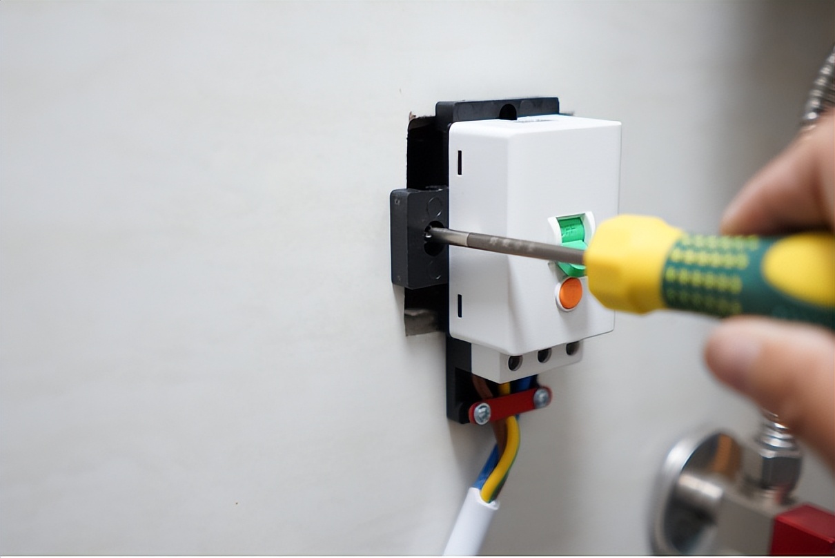 奥特朗x7-dk55b即热式电热水器,奥特朗otlan即热式电热水器