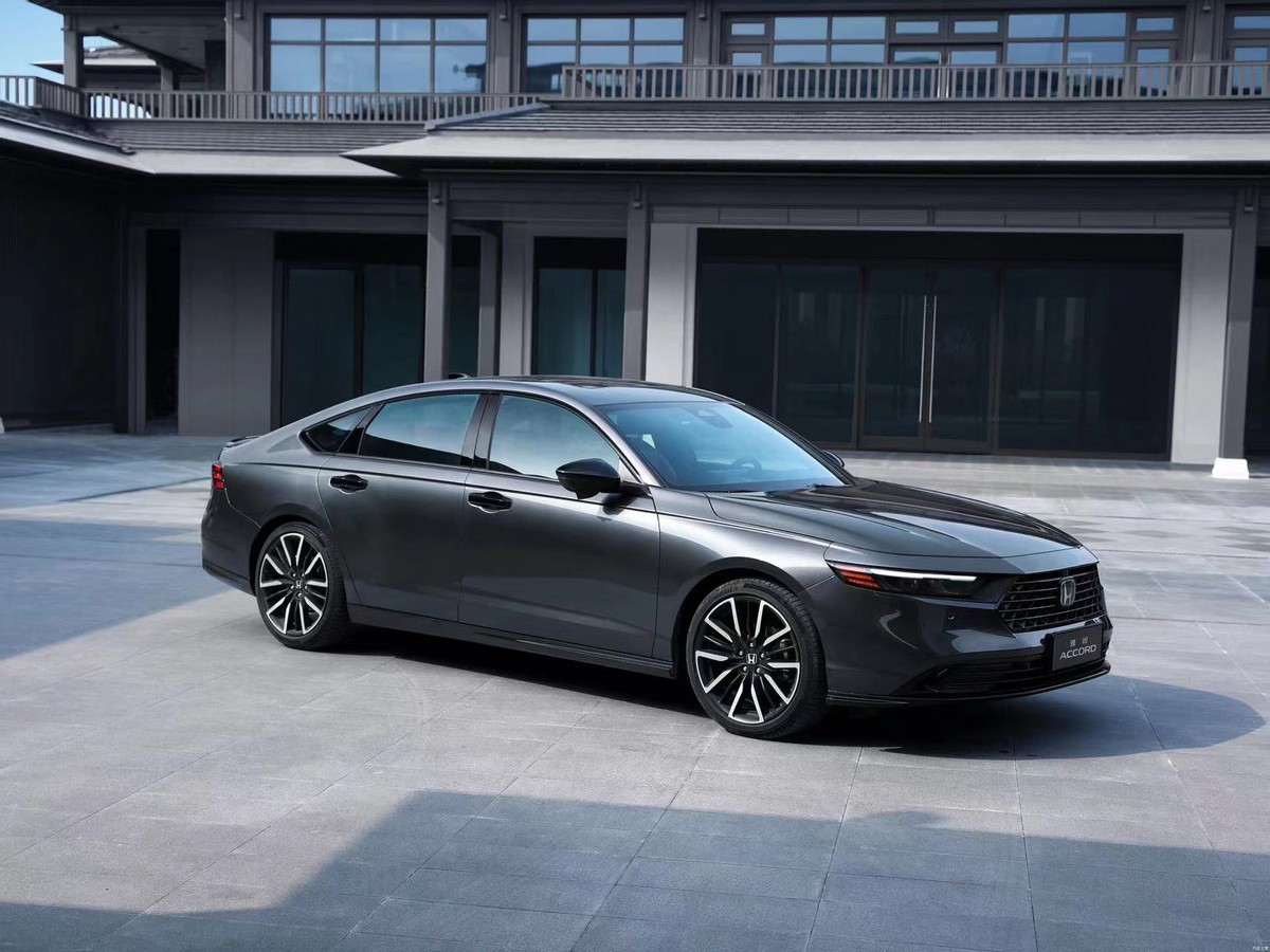 40岁开上这7款车才叫成功,40岁能开上这11款车就不差了