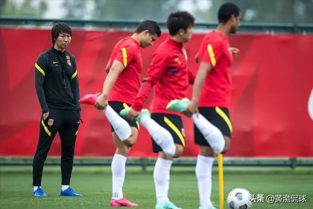 李铁弃归化德甲,李铁谈归化球员战术