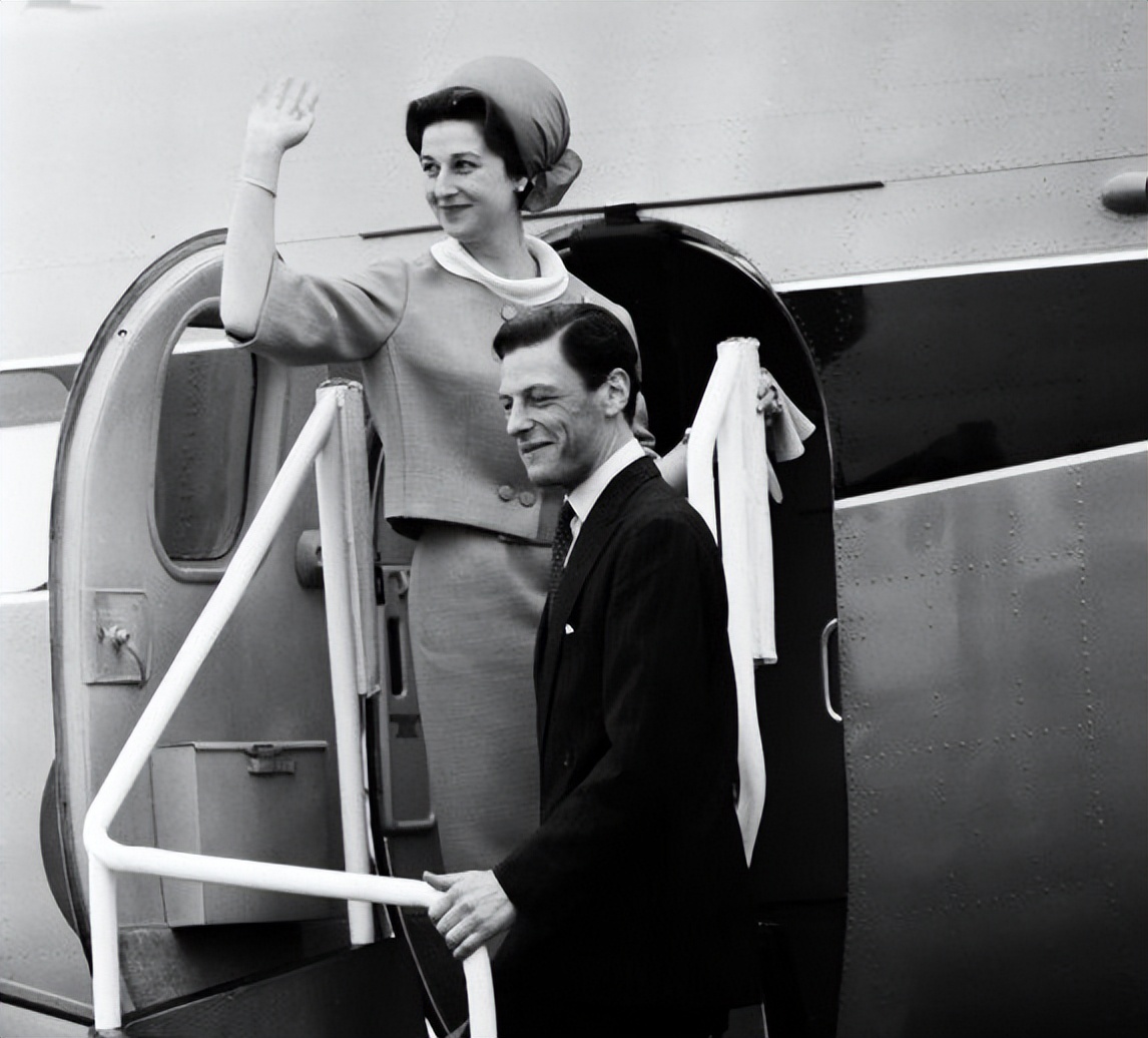 菲利普亲王与蓝血公主啥关系,伊丽莎白二世女王的堂妹