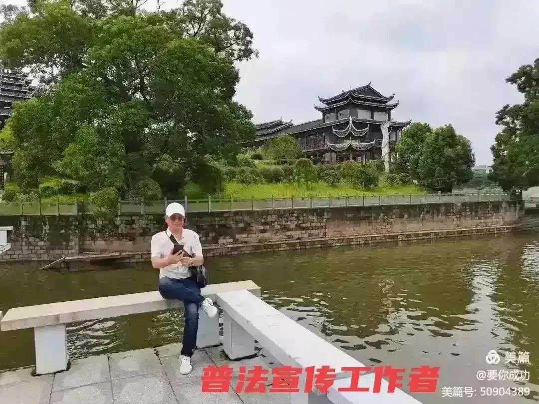 城管执法遇流动商贩抗法,不牵狗绳城管执法遇抗法处置案例