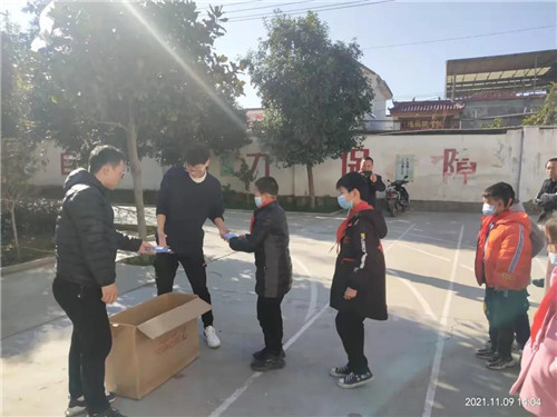 为中国足球梦想助力,为农村孩子筑梦爱心公益活动