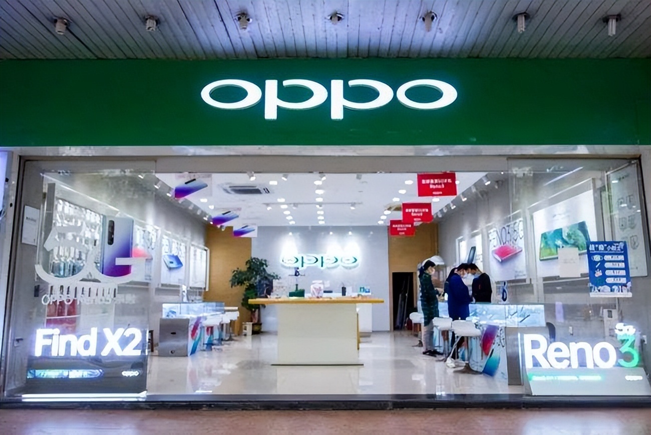 网上买手机和实体店价格差距大吗,买苹果手机去实体店好还是网上好