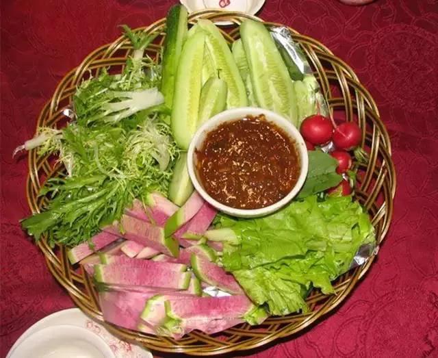 东北大酱和海天黄豆酱哪个好吃,东北大酱老式黄豆酱发酵做法