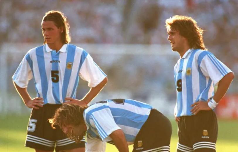 阿根廷两代球王被绝杀,公认的两个球王