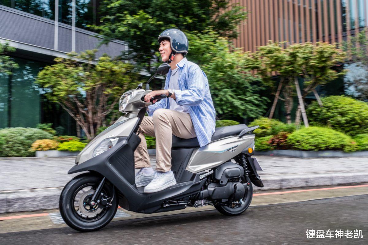 三阳迪爵125踏板车视频测评,全新三阳迪爵125