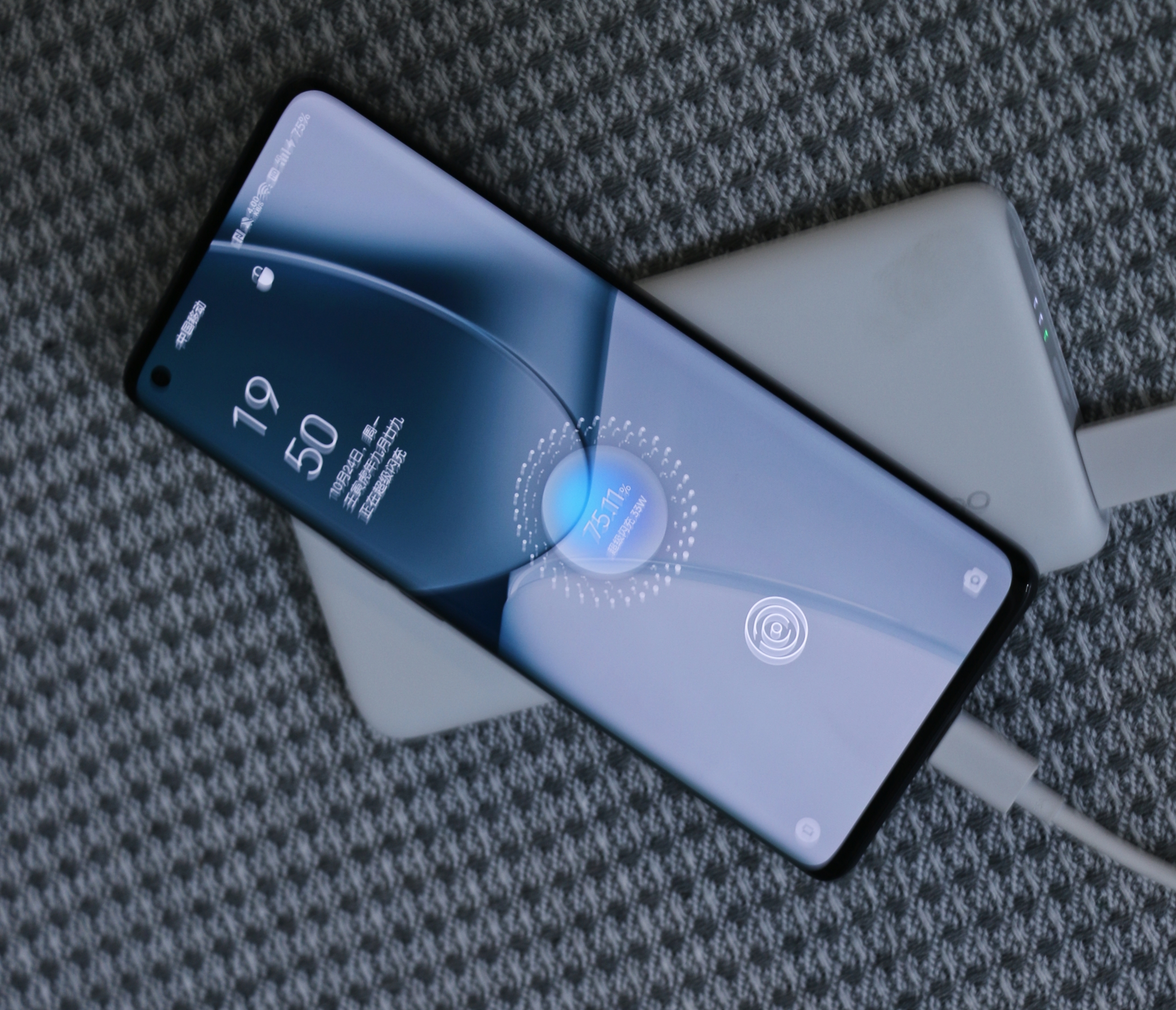 60woppo超级闪充充电宝,真我33瓦充电宝和oppo33瓦充电宝