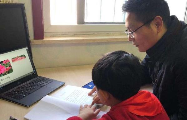 前面4人后面7人一共几人,前面4人后面六人一共多少人