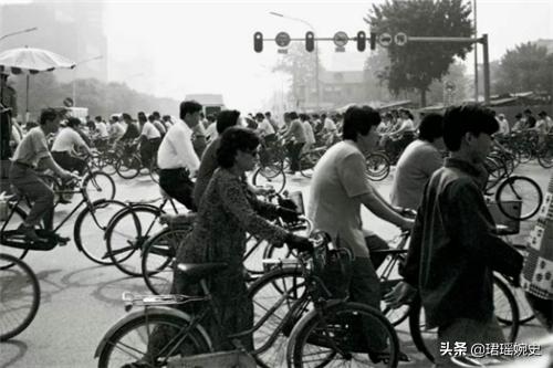 90年代凤凰自行车价格300元,70年代一台凤凰牌自行车