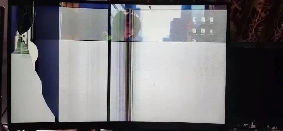 天菜美女醉酒后变身拆家哈士奇，砸了我电脑显示器还随地nn