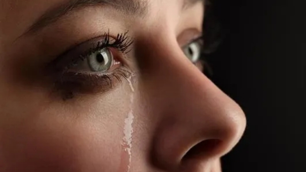 眼睛干涩、模糊，还有救吗？对眼睛好的4类营养素，早知早受益