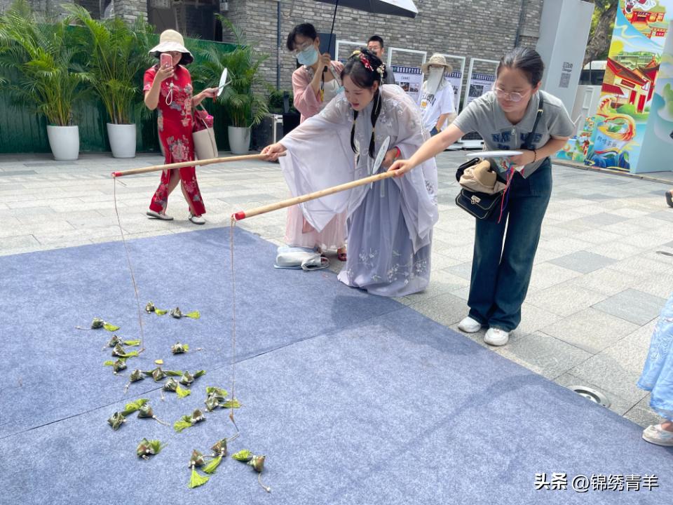 正Gai耍青羊来祠堂街逛“国风市集”