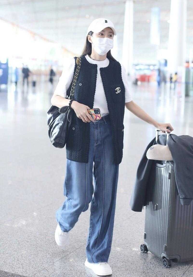 沈梦辰的小香风搭什么鞋子,沈梦辰最新海边吊带裙穿搭