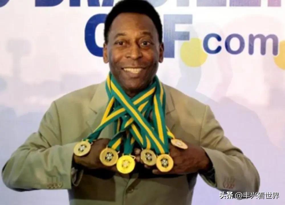 巴西球王贝利死于何时,巴西球王贝利逝世时间