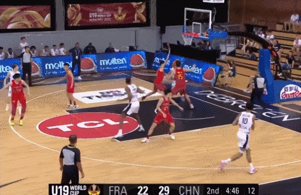 一场比赛征服国际篮坛，18岁的杨翰森，打进NBA，接班周琦？