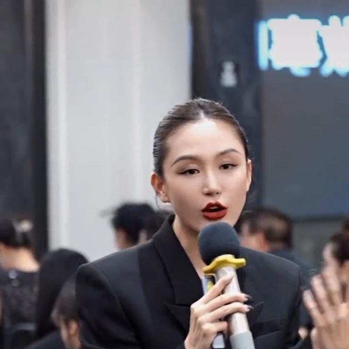 满嘴抱怨指责的人什么心态,那些道貌岸然指责别人的人