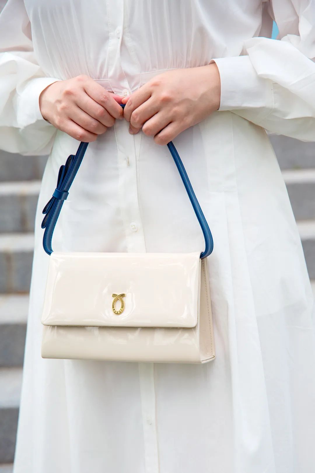 英国女王最喜欢的包包牌子,英国女王拿的包包价格