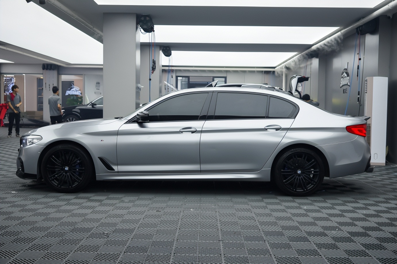 宝马贴什么改色膜回头率高,宝马730改色膜十大排名颜色