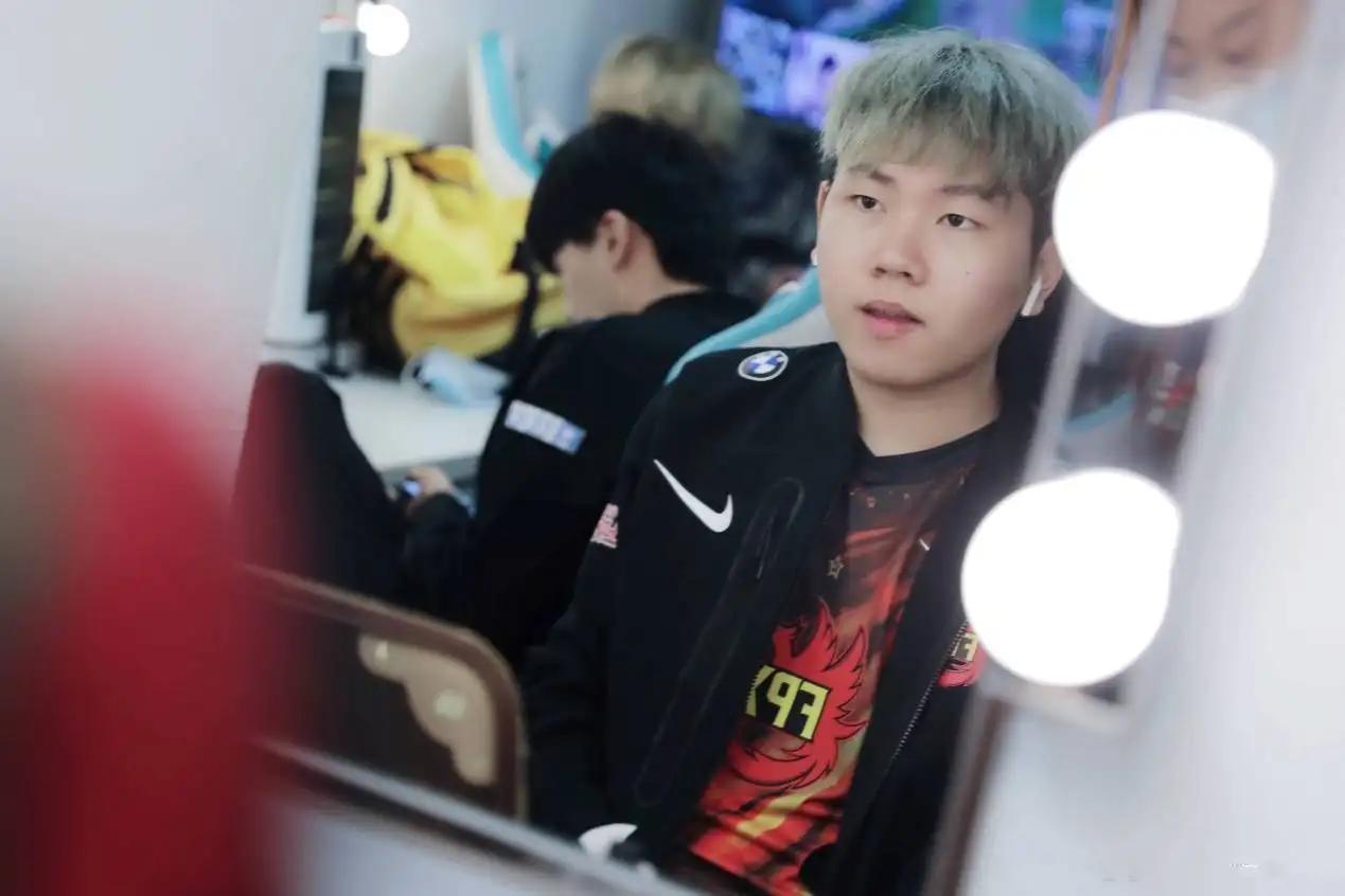 Bo前往北美无果后,外媒爆料或将去往小蜜蜂战队?明年登场比赛