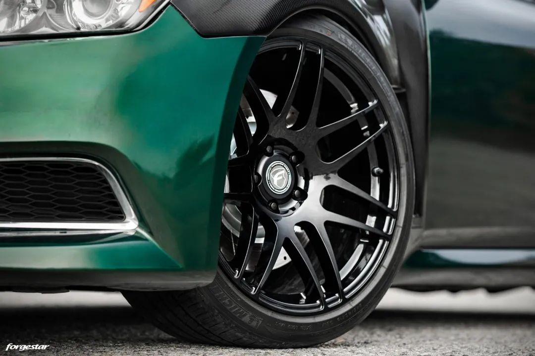 “战神”与“淑女”的重影