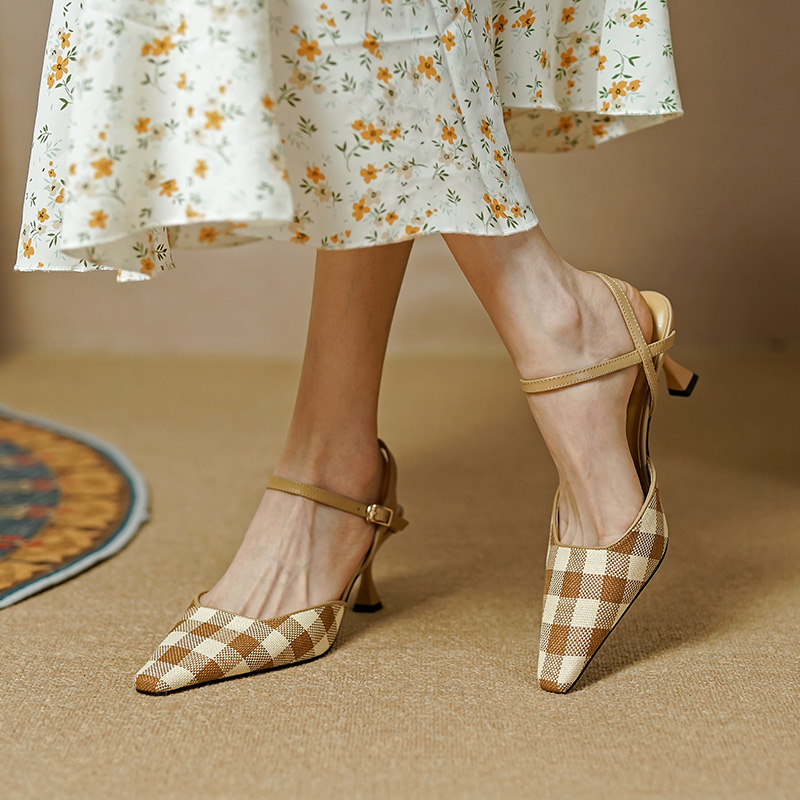 今年穿什么凉鞋好看?这20款好看不累脚