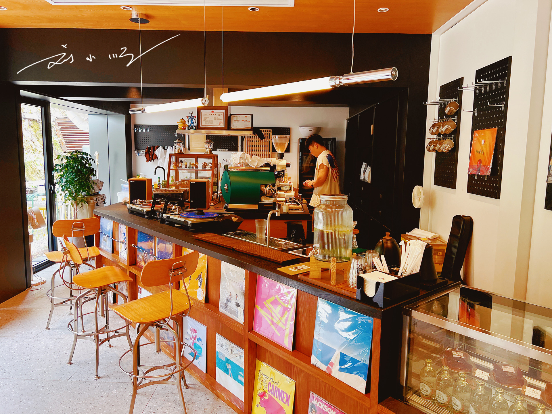 浙江临海这家网红书店，开在台州府城文化旅游区，好多游客来打卡