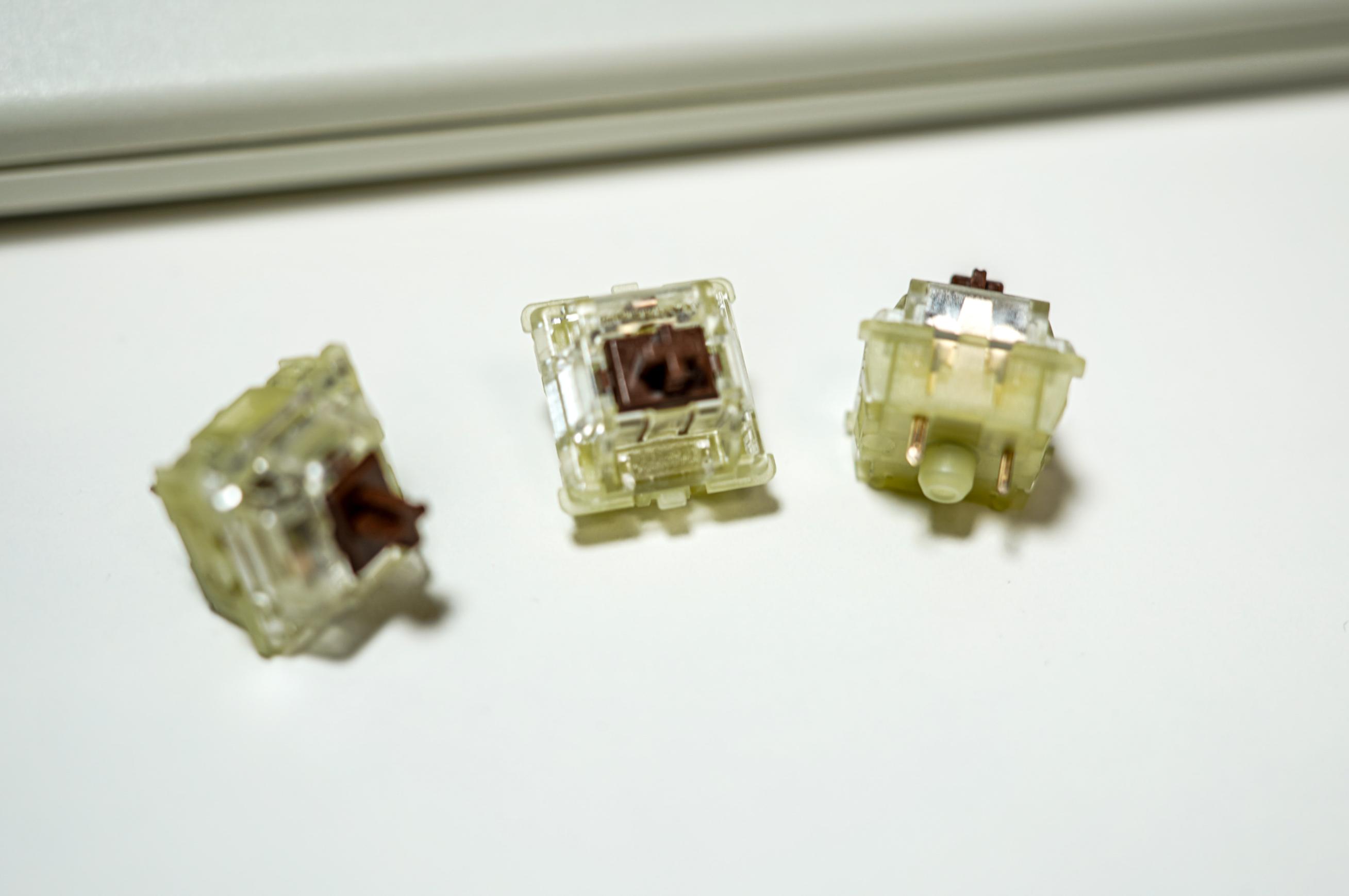 cherry轴入门机械键盘推荐,cherry键盘银轴和茶轴对比