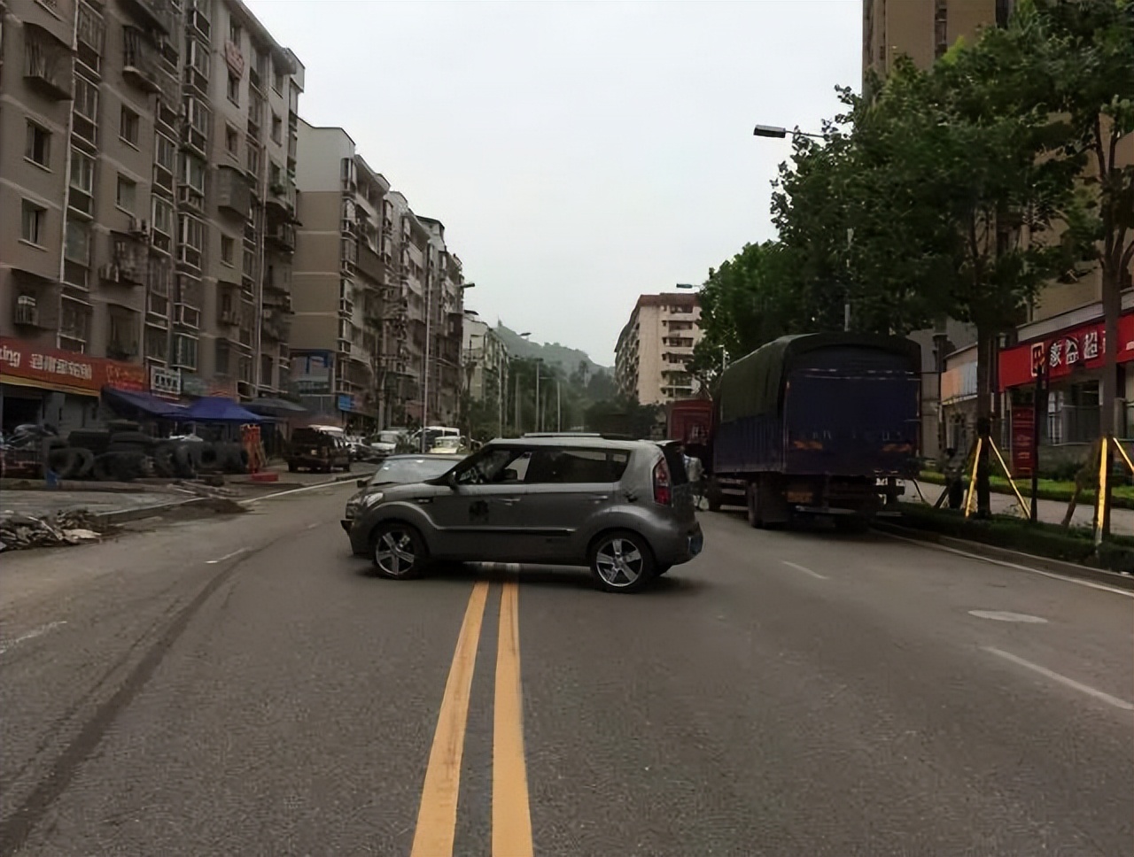 交通事故应该拍几张照片留着证据,发生交通事故需要拍哪几张照片