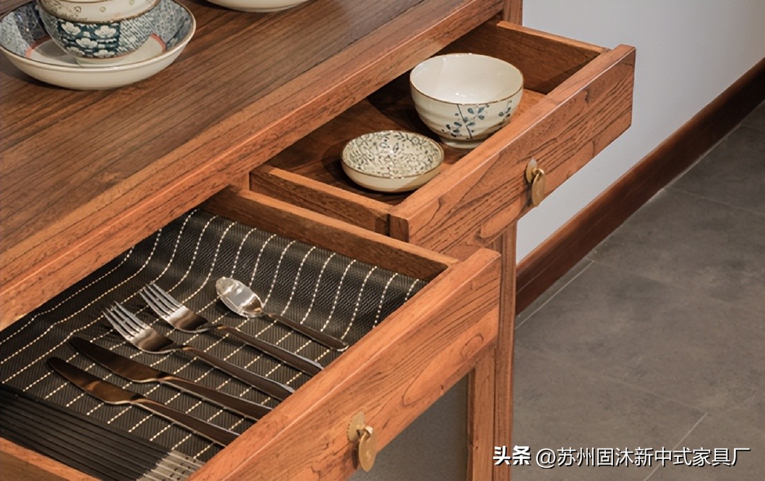 家具是原木风格治愈系小户型,原木家具现代简约风