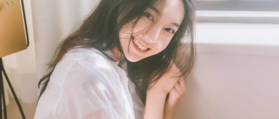 她本是名医，穿越成不受宠的下堂妃。为了恶心她，要纳*楼青**女为妃