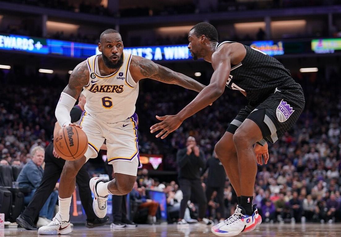 官宣湖人连签2人詹眉组合,詹眉受伤湖人众将谁来带领球队