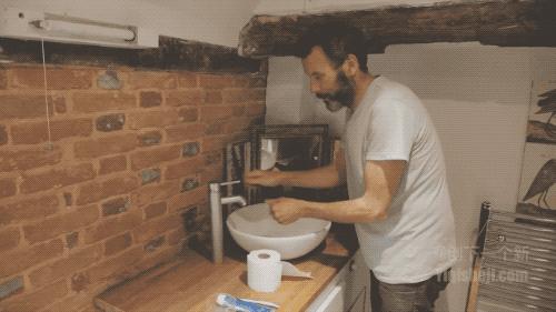 伸缩隐藏式马桶,可折叠的马桶设计